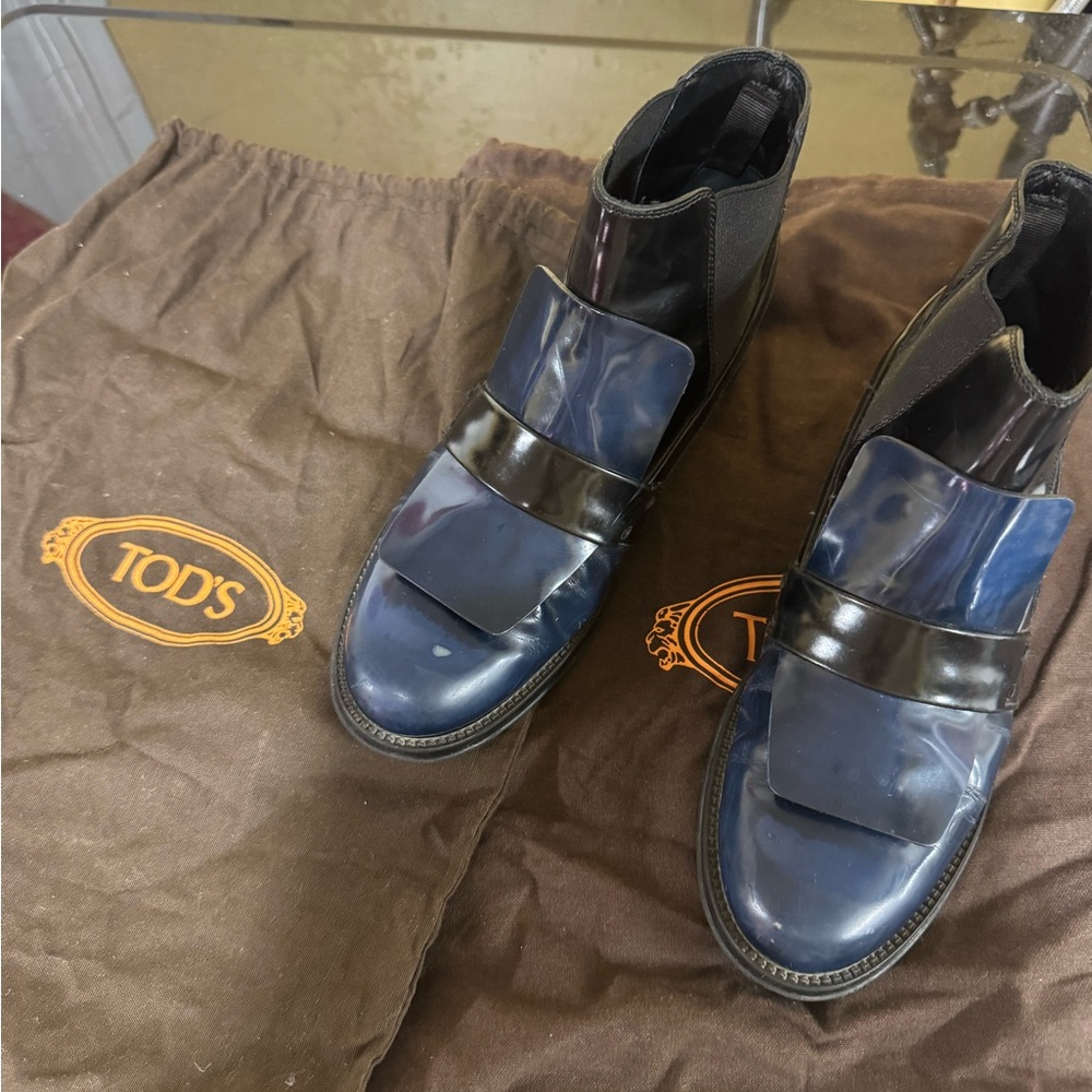 TOD'S Black and Blue Shoes